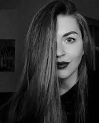 Lina Berry's Instagram, Twitter & Facebook