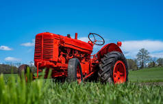 Antique Tractor Show — Swift Pumpkins and Produce, LLC
