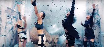 Jennie looks so classy lisa like always swaggy jisoo is my visual queen rose looks like princess blackpink is a revolution. Let S Review Blackpink S Kill This Love K Entertainment Review