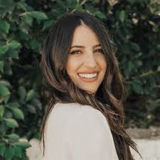 Lindsey Carter's Instagram, Twitter & Facebook