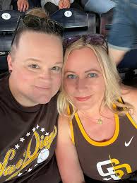 Hi 👋 I'm Tyler, 31 and currently in IL. Figured I'd give this a shot. Feel  free to add. Im looking to meet someone cool, and go from there. Is my  partner