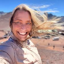 Hi guys! Anyone know where my daughter can get cornrows (hair braids)?  Preferably near Valledoria. Olbia could also be an option. Any tip is  highly appreciated 🤙🏼