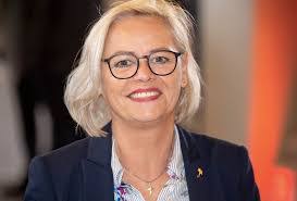 Barbara Weigel's Instagram, Twitter & Facebook