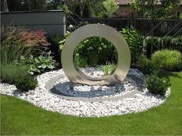 Gartendeko Edelstahl Edelstahlfiguren Skulptur Kugel Kies Rasen Garten Deko Gartenkunst Gartenskulptur