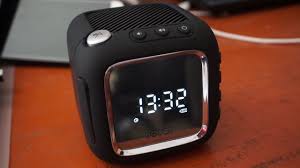 Kotak musik menjadi permainan yang telah populer sejak abad 19.music box merupakan kotak yang akan menghasilkan musik dengan adanya serangkaian pin pada silinder atau cakram berputar. Robot Speaker Bluetooth Rb530 Youtube