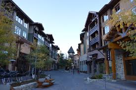 File:Village at Mammoth (October 2013) 02.JPG - Wikimedia Commons