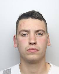 Dad-of-two pointed loaded sawn-off shotgun at police during car chase