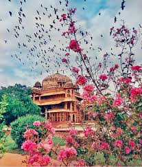 Lodhi Gardens New Delhi Indian Garden Amazing India India Culture