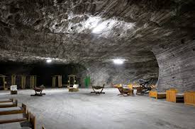 Salina ocnele mari ofera condiţii optime pentru relaxare, agrement şi tratament: Salina Ocnele Mari Salvil