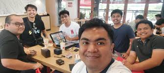 Another successful meetup by Pokémon North Collectors! It's always awesome  to meet new faces who share the same hobby as you do 😁📚 If you're a  passionate card collector or seller just