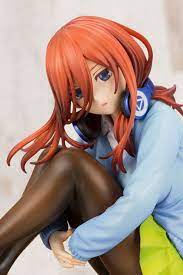 Miku nakano seems to be a favorite among the main characters. Kaufen Pvc Figuren The Quintessential Quintuplets Pvc Figure Nakano Miku 1 8 Limited Edition Archonia De