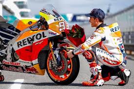 La historia es rápida de leer y te invita a seguir pasando páginas para conocer qué esconde mary y su jardín secreto. Motogp Die Fahrer Und Ihre Herzdamen