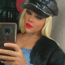 Fabiola Landeros's Instagram, Twitter & Facebook