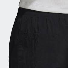 Trefoil, adidas'ın büyük bir parçasını oluşturur. Adidas Big Logo Kadin Esofman Alti Fm2620
