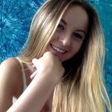 Rachelle Dawson's Instagram, Twitter & Facebook