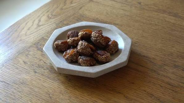 Dried Apricots with Almonds