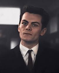 Freddy carter as kaz brekker. ðœð¡ Kaz Brekker ðœðšð¬ð­ Freddy Carter Sixofcrows Freddy Carter Six Of Crows Six Of Crows Characters