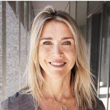 Valerie Noel's Instagram, Twitter & Facebook