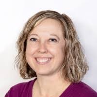 Kim Weadock's Instagram, Twitter & Facebook