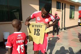 Hapo leo naelezea jinsi ya kutengeneza sabuni ya unga , ambapo nitaelezea kuhusu vifaa ni vizuri kutumia sabuni ya unga baada ya kutoka colour splash ama colour festival instagram arif swaleh. Nyoni Simba Sc Defender Rewards Young Fan S Loyalty With Jersey Goal Com