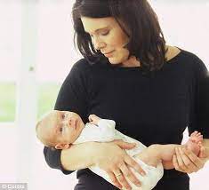 Have A Baby Before 35 Meet The Deadline Or Risk Missing Out On Motherhood Say Doctors Daily Mail Online