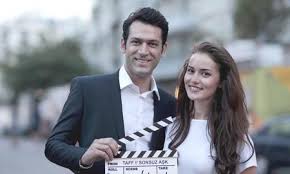 Güzelliğiyle hayranlarını büyüleyen evcen, dergi kapağını sosyal medya hesabından paylaşınca beğeniler yağmur oldu. Fahriye Evcen Bilder Poster Fotos Moviepilot De