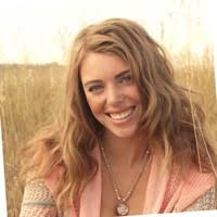 Alexis Farquhar's Instagram, Twitter & Facebook