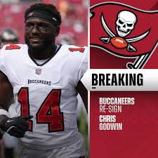 WR Chris Godwin re-signs with Buccaneers