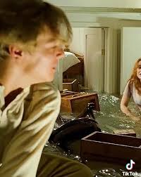 Jack and Rose Saving Boat