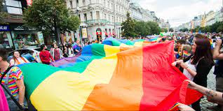 By molly sprayregen monday, june 28, 2021 photo: Prague Pride Morgen Im Zeichen Von Regenbogenfamilien Und Ehe Offnung Ggg At