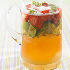 Fruchtsaft und gewürze machen diesen weihnachtspunsch ideal für kinder und familien. Kindergeburtstag Rezepte Fur Getranke Essen Und Trinken