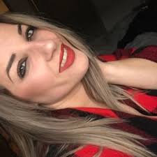 Amanda Killam's Instagram, Twitter & Facebook