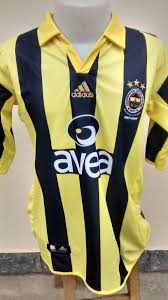 Lacking a primary shirt sponsor, the new home shirt Fenerbahce Alex De Souza 20 Soccer Football Jersey Tisort Maglia Trikot 2008 World Retro Jerseys