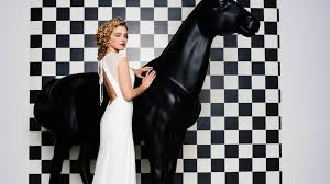 Check spelling or type a new query. Brautkleider Schlicht Clean Erlebe Hier Pures Kussdiebraut Design
