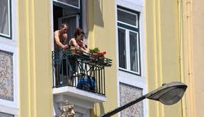É o caso de coimbra, onde a manhã foi de grande movimento na baixa da cidade. Mais De Metade Dos Portugueses Ficaram Em Casa No Fim De Semana De Pascoa Sociedade Correio Da Manha