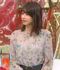 加藤綾子アナ 自らおっぱいを触るキャプ エロ画像５ 美髪 美容 美人 アナウンサー