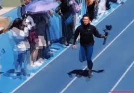 Kumpulan berita lomba lari terbaru hari ini. Video Juara Sebenar Viral Aksi Jurufoto Ni Join Acara Lari Pecut 100m Untuk Dapatkan Rakaman Sempurna
