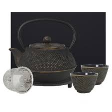 Add 5 to 10 grams of tea leaves to water and boil for 10 to 20 minutes pour the water out of the teapot Teeblume Cast Iron Teapot Set Kambin 0 9 Litre With Strainer Coaster And 2 Mugs In A Gift Box Different Colours Tds