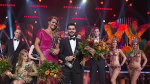 Toen annemiek van vleuten dinsdagmiddag op het erepodium opzij keek, zag ze aan de ene kant anna van der breggen staan en aan de andere kant ellen van dijk. Van De Rode Loper Tot De Afterparty Zo Volg Je Het Sportgala Nos