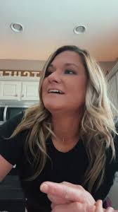 Danielle Munson's Instagram, Twitter & Facebook