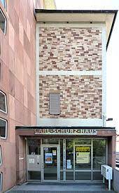 Es gibt eine vielfalt von seminaren, vorträgen, sprachkursen und jährlich mehrere hochkarätige ausstellungen. Carl Schurz Haus Freiburg Wikipedia