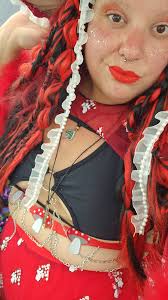 Few people took photos of me in my mushroom outfit, send them my way! And  hope yall got some