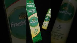 Bau menyengat dan kemasan botol kaca yang terkesan kuno. Fresh Care Kayu Putih Minyak Angin Kayu Putih Youtube