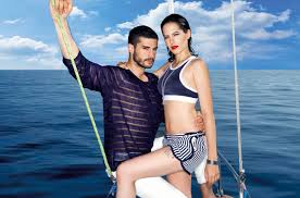 Aktorit i vjedhin fotot nudo me gruan dhe ia publikojnë (Foto +18) -  Lapsi.al