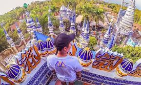 Masjid tiiban merupakan sebuah masjid yang terletak didaerah turen kabupaten malang tepatnya berada diarea pondok pesantren biharu bahriasali fadlaailir rahmah jlanggur rt 27 rw 06 sananrejo kecamatan turen kabupaten malang. 10 Gambar Masjid Tiban 2021 Di Malang Turen Jawa Timur Youtube Sejarah Misteri Jejakpiknik Com