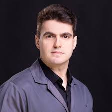 Arthur Varela's Instagram, Twitter & Facebook