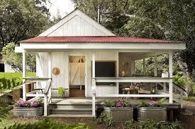 Just look at these exterior colors, they would be beautiful. 5 Charming Cottage Exterior Paint Colors Wow 1 Day Painting