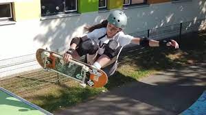 Gerade ist ihr aber etwas anderes wichtiger. Tokio 2021 Skateboarderin Lilly Stoephasius Startet Mit 14 Bei Olympia Stern De