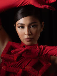 She is a filipino actress, and singer/performer known for diary ng panget (2014), talk back and you're dead (2015), para sa hopeless romantic (2015), and this time (2016). How Is Nadine Lustre