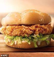 To assemble, place your zinger patty on the bottom bun, followed by red onion rings, a slice of juicy tomatoes, crisp lettuce and their signature sweet mayonnaise. Man Makes A Kfc Zinger Burger At Home Australiannewsreview